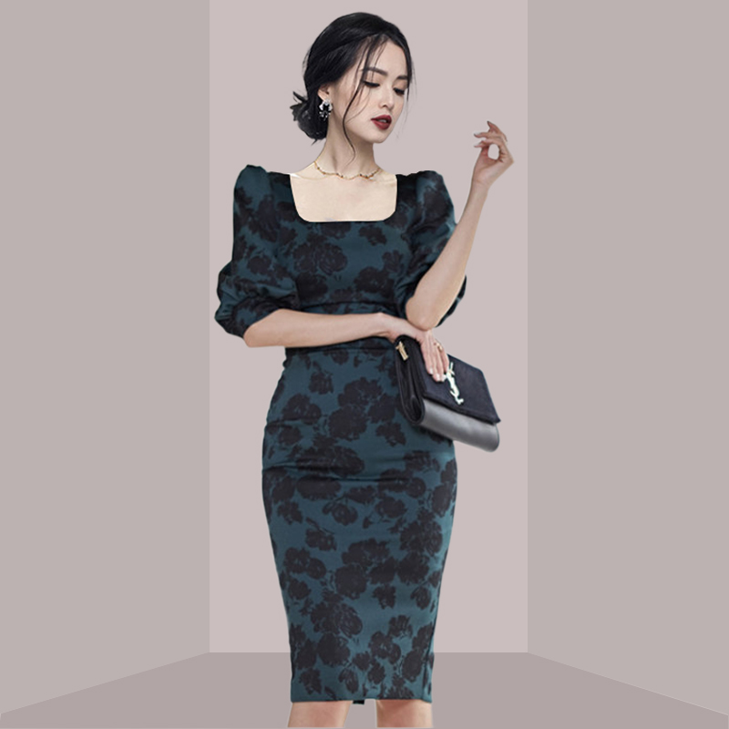 Midi Skirt Floral - Gaun midi dengan potongan ramping, motif